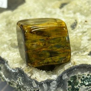 (1 piece) Pietersite Square Crystal Tumbles